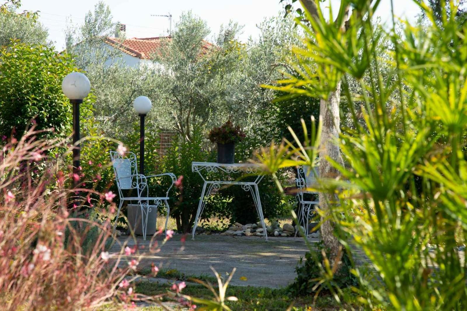 Pond And Pines, By Nice House By The Sea! Epanomi Dış mekan fotoğraf